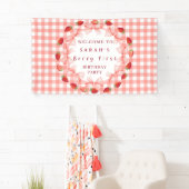 Kokette Berry erster Geburtstag Rot Gingham Banner (Insitu)