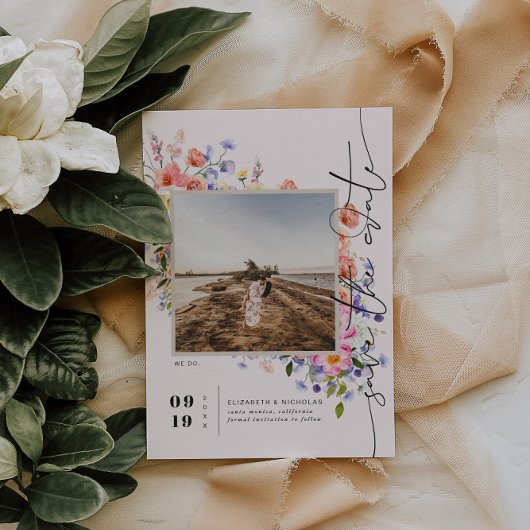 Kokette Blumenwiese | Summer Wedding Foto Save The Date