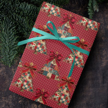 Kokette Patchwork-Weihnachtsbäume rote Tupfen