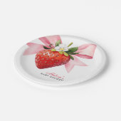 Kokette rosa Erdbeere Baby Shower Pappteller (Schrägansicht)