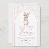 Kokette rosa Hase Kaninchen 3. Geburtstagseinladun Einladung (Vorderseite)