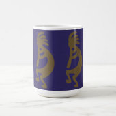 Kokopelli-Abbildung: grün auf blau Kaffeetasse (Mittel)