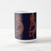 Kokopelli-Flute Abbildung: Blau auf Rot Kaffeetasse (Mittel)