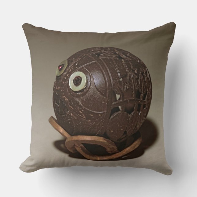 Kokosnuss gemeißelt in ein Gesicht, c.1895 Kissen (Vorderseite)