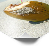 Kokospalme am tropischen Strand mit Blätter aus Pa Fotodruck (Ecke)