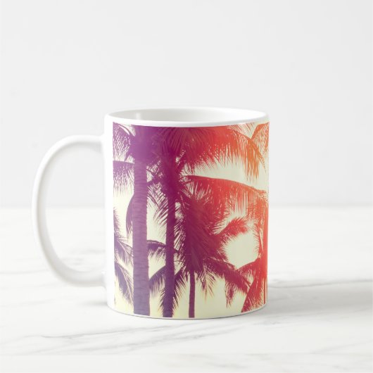 Kokospalmen an der tropischen Küste Kaffeetasse (Links)