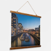 Kölner Hafen Wandteppich Mit Holzrahmen (Gewinkelt)