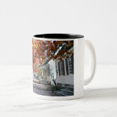 Kolonial Williamsburg Zweifarbige Tasse (VorderseiteRechts)