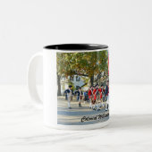 Kolonial Williamsburg Zweifarbige Tasse (Vorderseite Links)