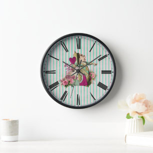 Kolorierte Vintage-Wunderland-Königin Uhr