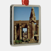 Koloss von Ramesses II: stehende Statue von Silbernes Ornament (Rechts)