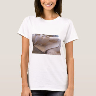 Kolossale Kalksteinstatue von Ramses II Memphis T-Shirt