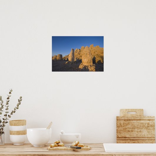 Kolossalkopfstatuen der Götter, die die 2 bewachen Poster (Küche)