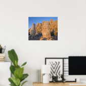 Kolossalkopfstatuen der Götter, die die Poster (Heimbüro)