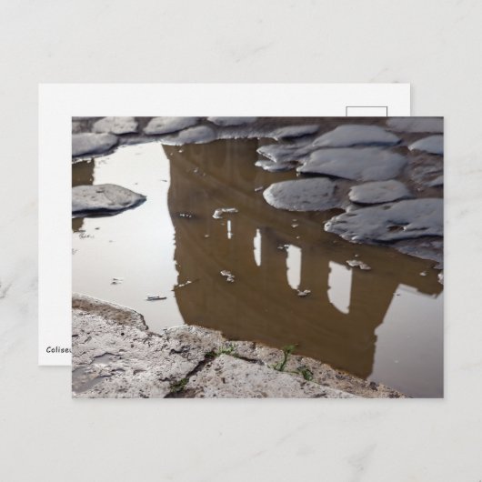 Kolosseum Reflexion in einer Pfütze - Rom, Italien Postkarte (Vorne/Hinten)