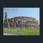 Kolosseum. Rom, Italien Postkarte<br><div class="desc">Im Zentrum von Rom liegt eine der atemberaubendsten Aussichten.. Das Kolosseum. Das Kolosseum wurde zwischen 72 und 80 n.Chr. erbaut und ist das größte Amphitheater, das je gebaut wurde! Hier würden im Durchschnitt 65.000 Zuschauer kommen, um den Gladiatoren beim Kampf zuzusehen. Es ist bestens konzipiert und gebaut, so als würden...</div>