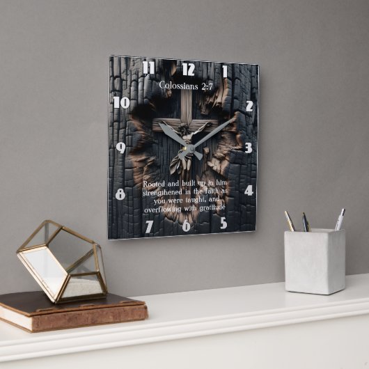 Kolossisten 2:7 Wurzeln im Glauben: Das Kreuz Quadratische Wanduhr (Büro)