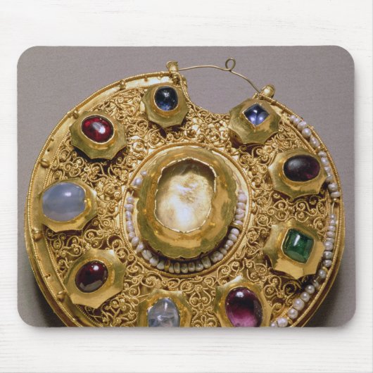 Kolt Medaillon, GoldSet mit Perlen und Mousepad (Vorne)