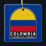 Kolumbien-FlaggenEmblem gestört Vintag Keramikornament<br><div class="desc">Kolumbien bedrängte Emblem mit der Flagge und Wappen.</div>