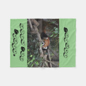 Komfortable Crouching Red Panda Fleecedecke (Vorderseite (Horizontal))