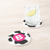 Komisches Kuhfleckenmuster Rosa Monogramm Getränkeuntersetzer (Seite)