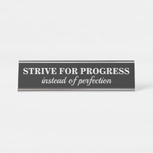 KOMMEN Sie gegen Schreibtischplatte der PERFEKTION Schreibtischnamensplakette