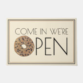 Kommen Sie in das Bagel Bäckereicafé. Fußmatte (Vorderseite)