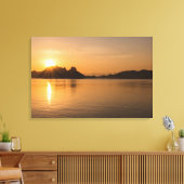 Komodo-Insel bei Sonnenuntergang Leinwanddruck (Insitu (Wohnzimmer))