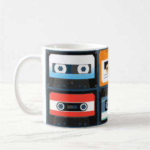 Kompakte Kassetten. Set. Vintage Bildfläche Kaffeetasse