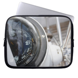 Kompas dat de richting geeft aan een avontuur.  laptopschutzhülle