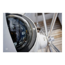 Kompas dat de richting geeft aan een avontuur.  poster