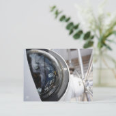 Kompas dat de richting geeft aan een avontuur. postkarte (Stehend Vorderseite)