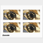 Kompas helpt navigeren en koer behouden. rechteckiger aufkleber (Blatt)