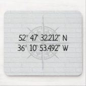 Kompass-GPS-Zuhause-Koordinaten auf Brick Mousepad (Vorne)