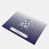 Kompass-Rose auf blauen Streifen Fußmatte (Schrägansicht)