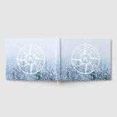 Kompass-Stern-Emblem-Monogramm Winter-Fichtenwald Gästebuch (Voll)