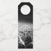 Kompass-Sternemblem monogramm dramatische Berge Flaschenanhänger (Rückseite)