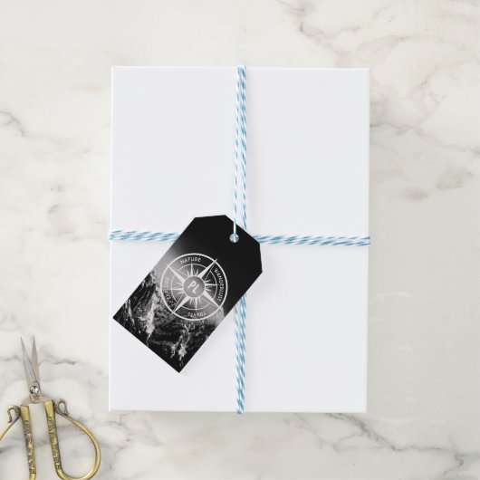 Kompass-Sternemblem monogramm dramatische Berge Geschenkanhänger (Mit Garn)