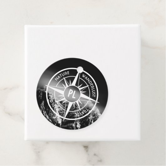 Kompass-Sternemblem monogramm dramatische Berge Geschenkanhänger (Beispiel)