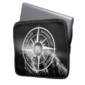 Kompass-Sternemblem monogramm dramatische Berge Laptopschutzhülle (Vorderseite Links)