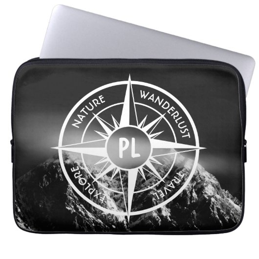 Kompass-Sternemblem monogramm dramatische Berge Laptopschutzhülle (Vorderseite)
