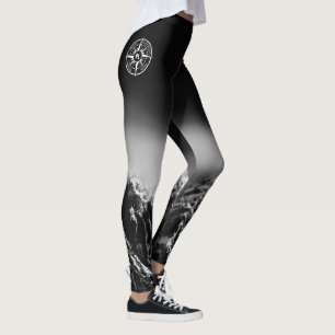 Kompass-Sternemblem monogramm dramatische Berge Leggings