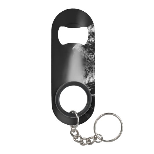 Kompass-Sternemblem monogramm dramatische Berge Mini Flaschenöffner (Rückseite)