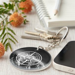 Kompass-Sternemblem monogramm dramatische Berge Schlüsselanhänger