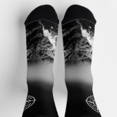 Kompass-Sternemblem monogramm dramatische Berge Socken (Oben)