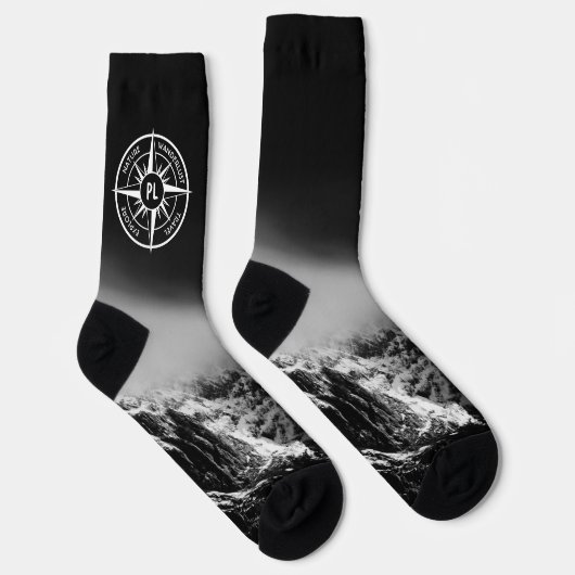 Kompass-Sternemblem monogramm dramatische Berge Socken (Rechts)