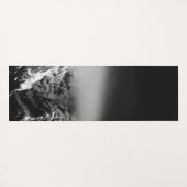 Kompass-Sternemblem monogramm dramatische Berge Yogamatte (Rückseite (Horizontal))