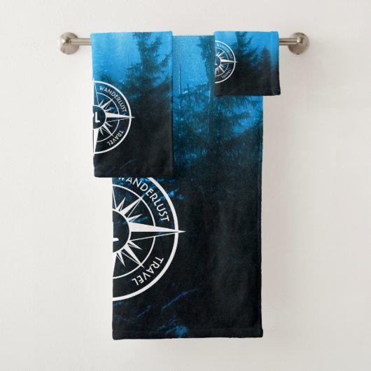 Kompass-Sternemblem Monogramm Nebel in Fichtenwald Badhandtuch Set (Insitu)