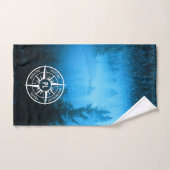 Kompass-Sternemblem Monogramm Nebel in Fichtenwald Badhandtuch Set (Handtuch)
