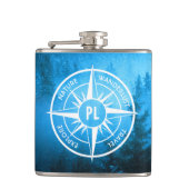 Kompass-Sternemblem Monogramm Nebel in Fichtenwald Flachmann (Vorderseite)